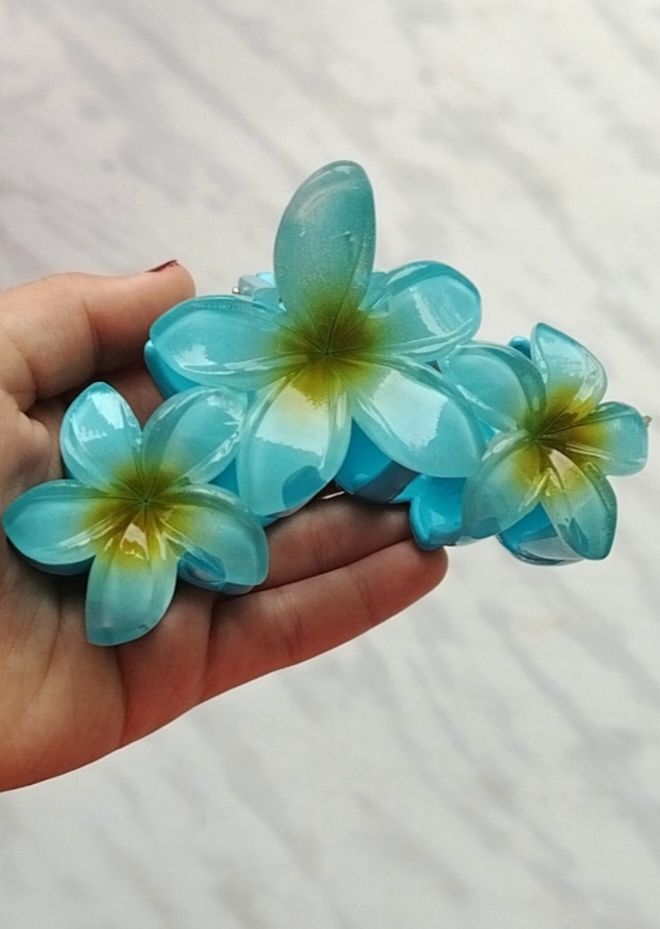 Floral clawclip– hair accessories
