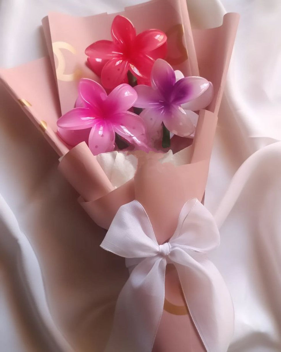 Customized Floral clawclip bouquet