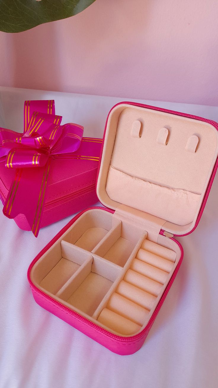 Mini Travel Jewelry Box – Compact Organizer Case