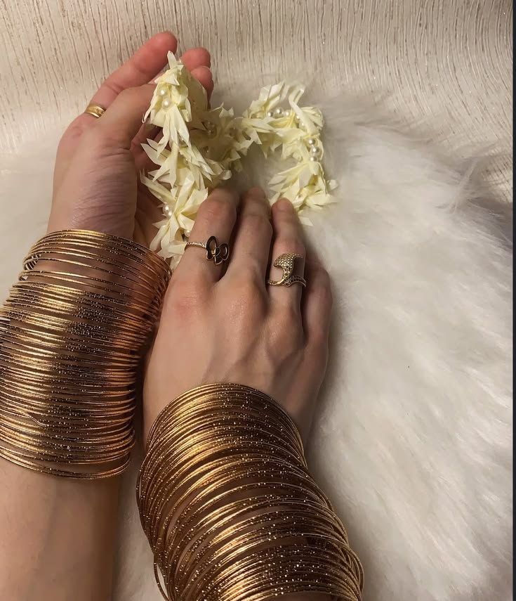 Luxury Gold stack bangles set