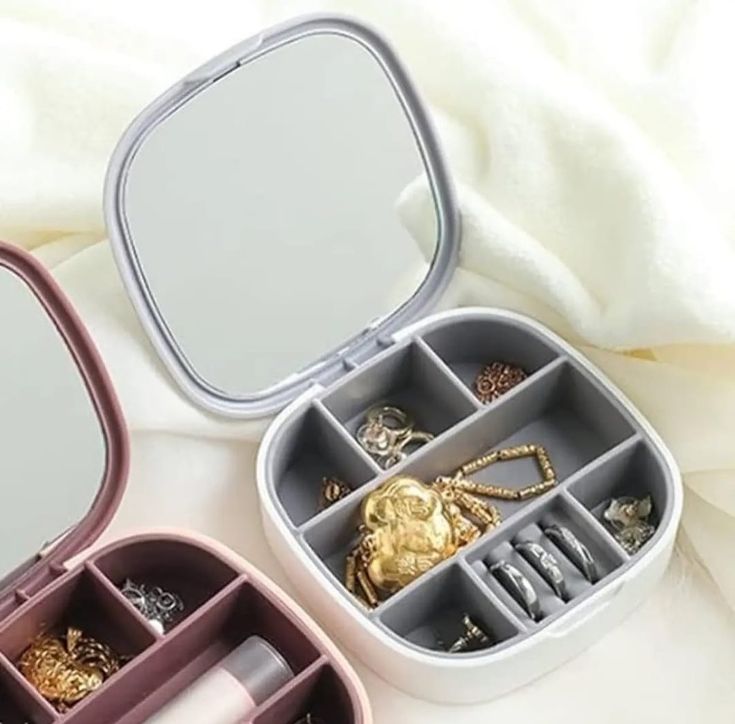 1pc Portable multi- grid jewelry storage box with mirror